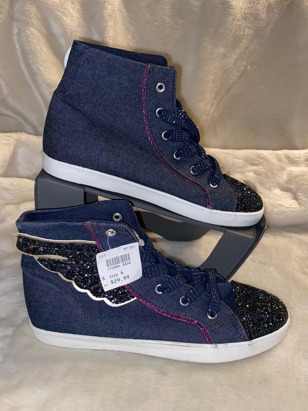 New DRASH Girls Size 4 Hi Tops Sneakers Glitter Wings